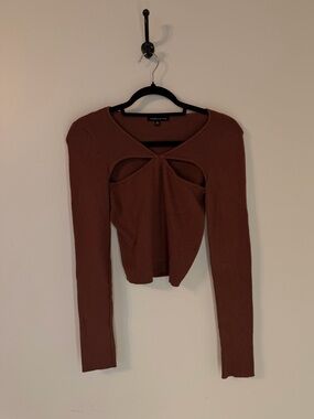 Kendall & Kylie Brown Long-Sleeve Twist Cutout Crop Top